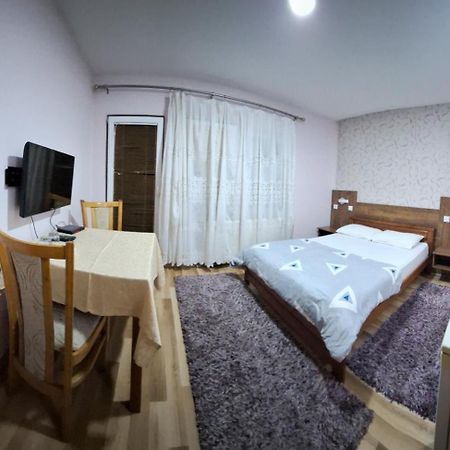 Evropa Bed & Breakfast Gracanica Exterior photo