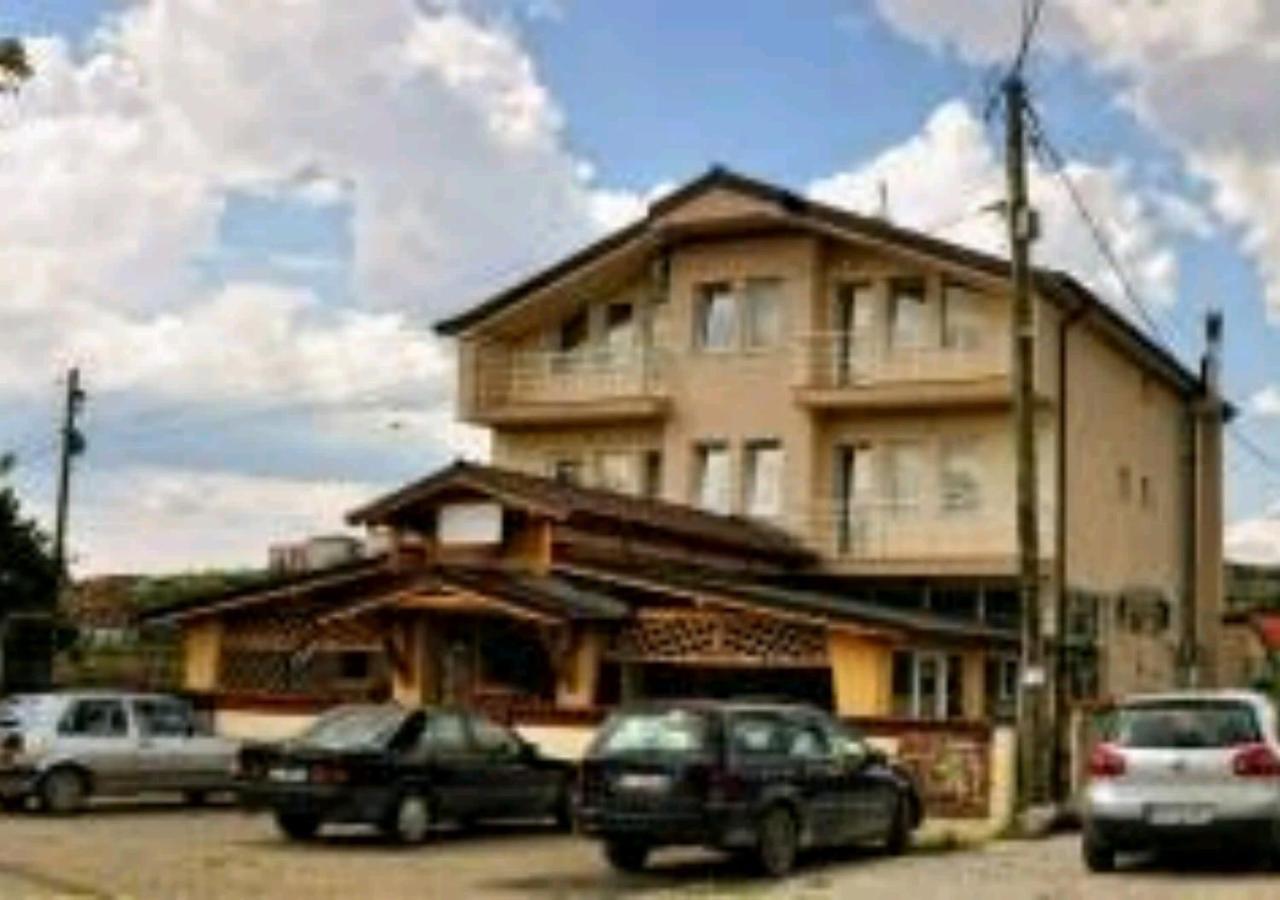 Evropa Bed & Breakfast Gracanica Exterior photo